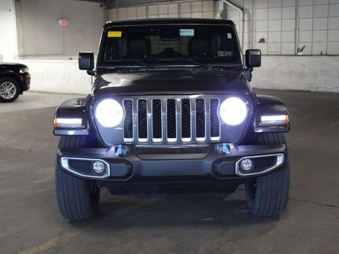 Used 2022 Jeep Wrangler Unlimited Sahara w/ Cold Weather Group AWD/4WD image 9