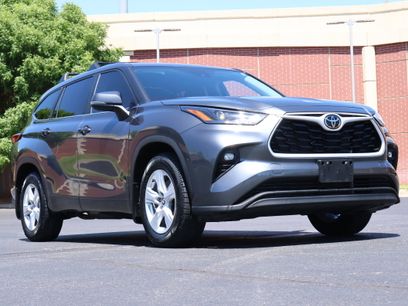 Used 2023 Toyota Highlander LE