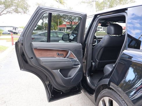 Used 2023 Land Rover Range Rover SE AWD/4WD image 33