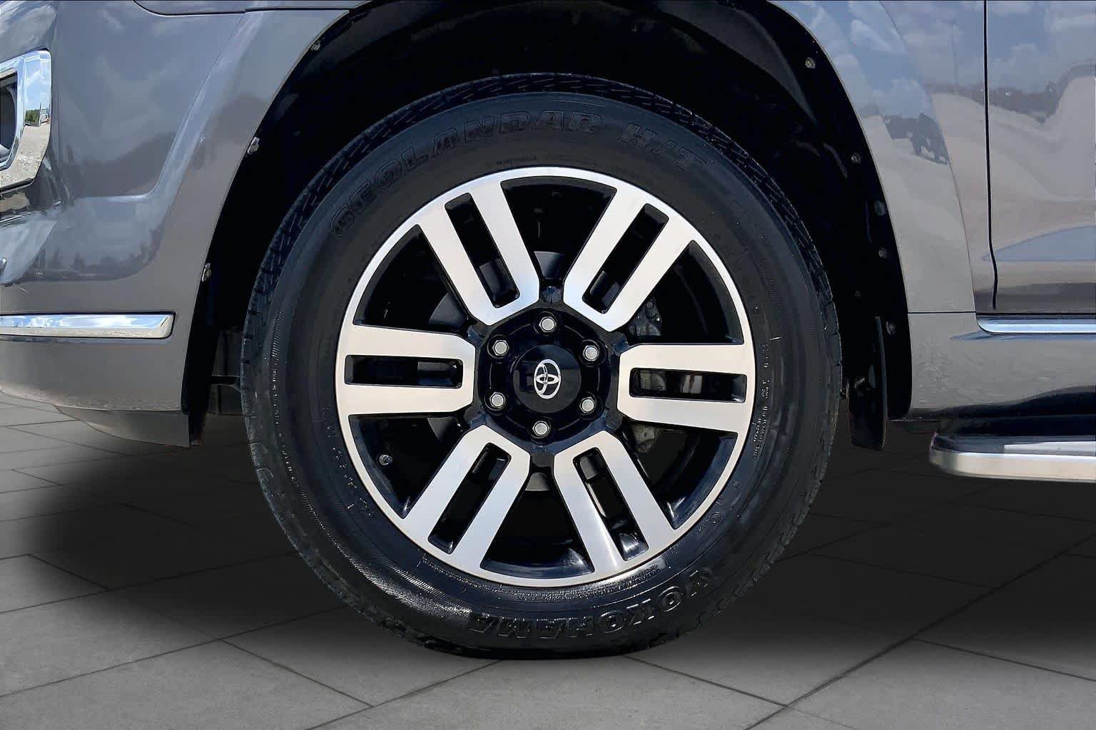 Used 2021 Toyota 4Runner Limited AWD/4WD image 21