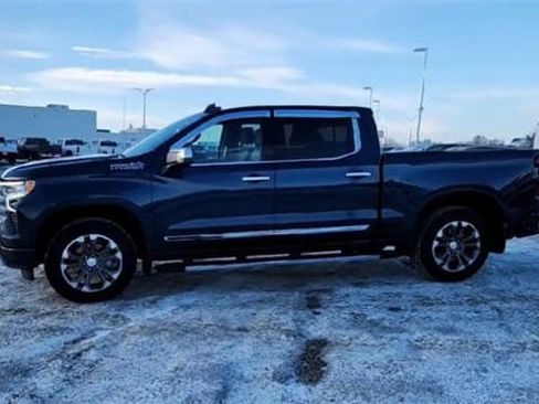 Certified 2022 Chevrolet Silverado 1500 High Country w/ Z71 Off-Road Package image 5