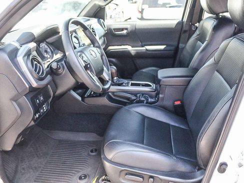 Certified 2022 Toyota Tacoma TRD Sport w/ TRD Premium Sport Package AWD/4WD image 23