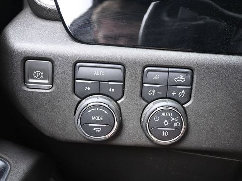 Used 2023 Chevrolet Silverado 1500 LTZ AWD/4WD image 17