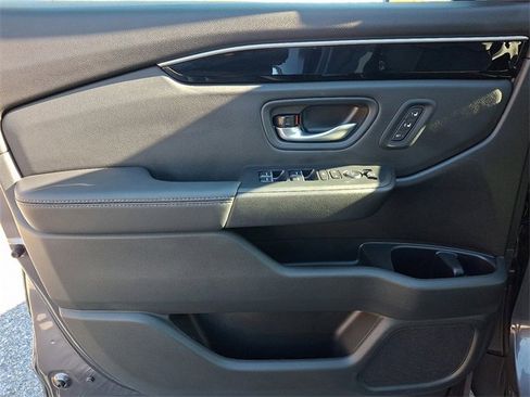 Certified 2025 Honda Pilot EX-L image 12