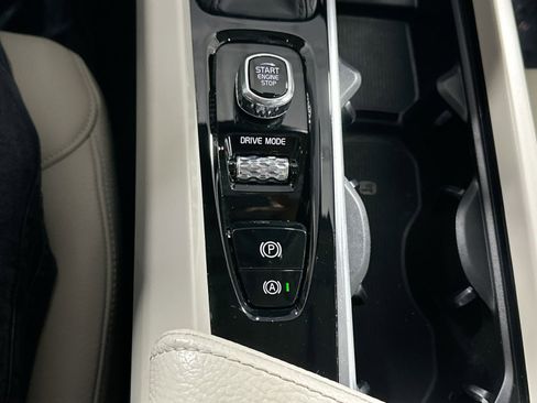 Used 2020 Volvo S60 T6 Momentum image 31