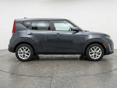Used 2025 Kia Soul LX w/ LX Technology Package image 11