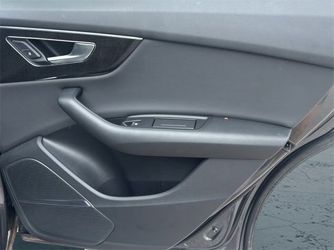 Used 2019 Audi Q8 Premium Plus w/ Premium Plus image 12