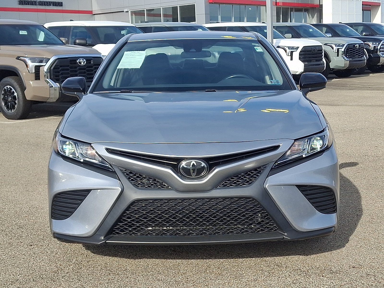 Used 2020 Toyota Camry SE AWD/4WD image 2