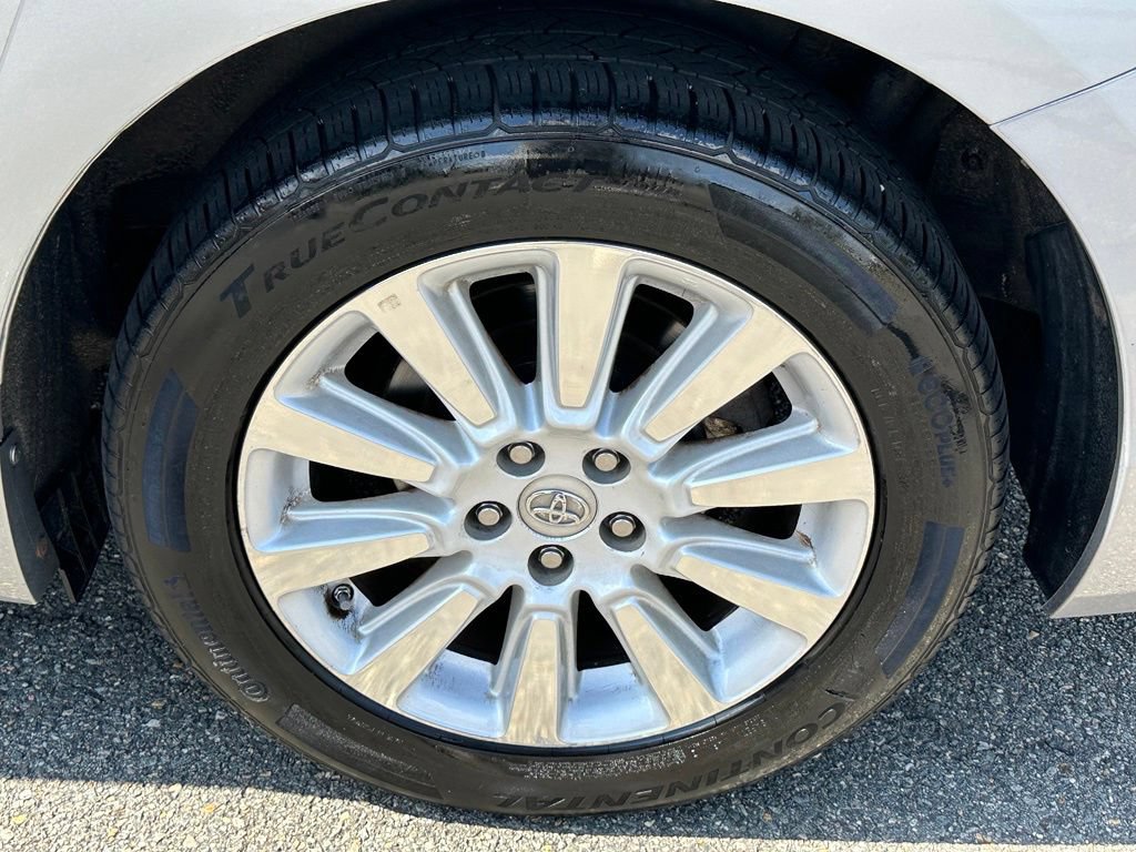 Used 2016 Toyota Sienna XLE Premium AWD/4WD image 38