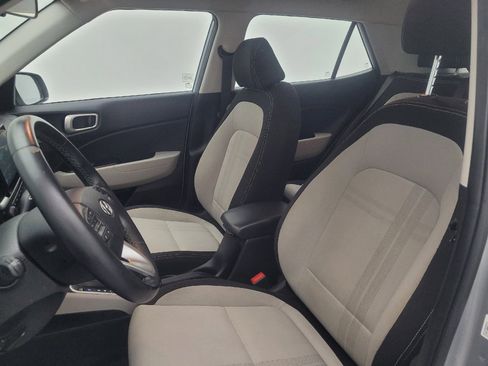 Used 2021 Hyundai Venue SEL FWD image 17
