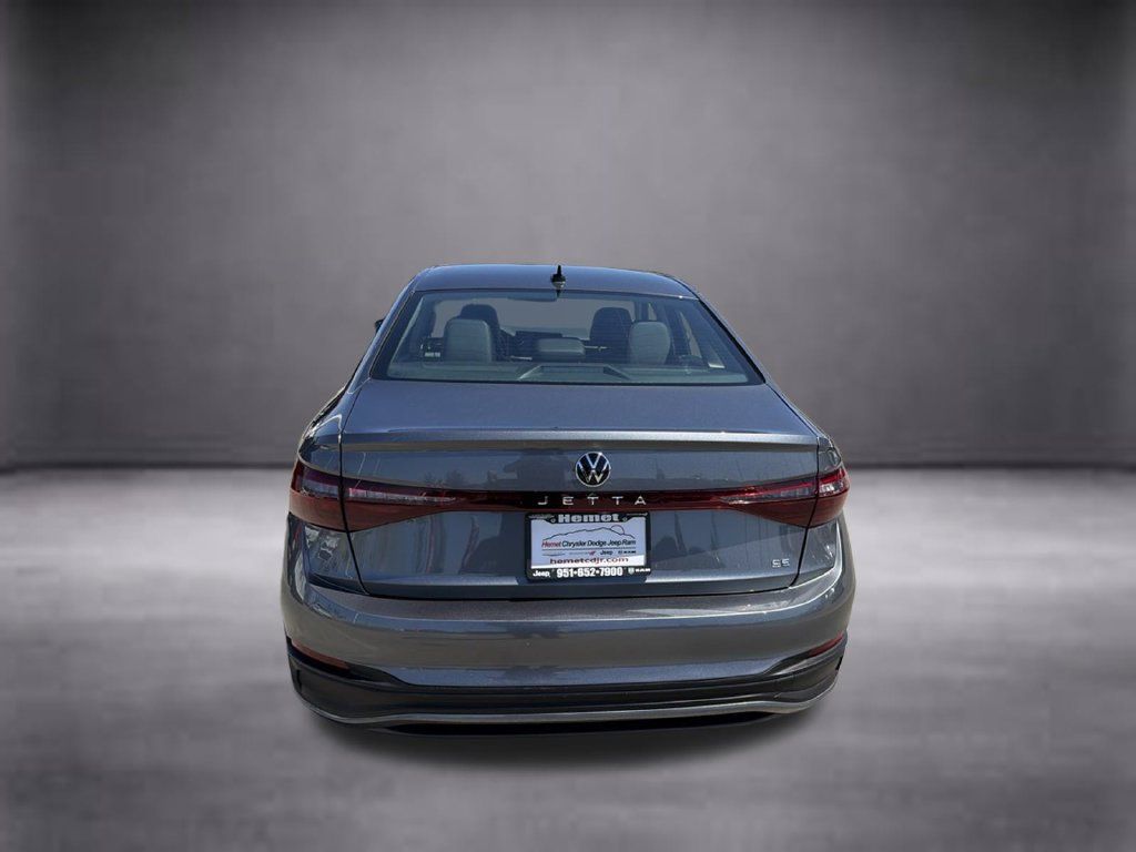 Used 2025 Volkswagen Jetta SE FWD image 6