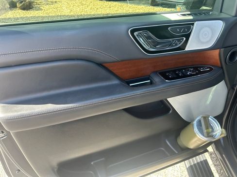 Used 2023 Lincoln Navigator L Black Label AWD/4WD image 18