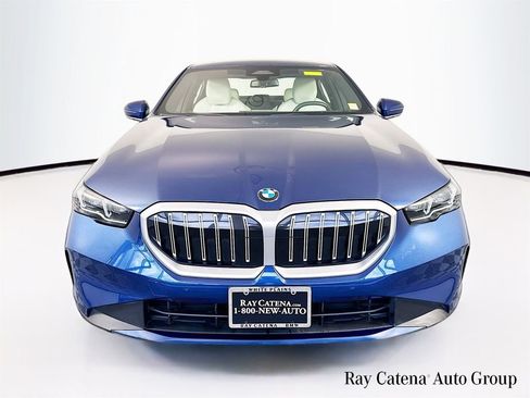 Certified 2024 BMW 530i xDrive w/ Convenience Package AWD/4WD image 2