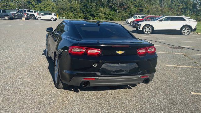 Used 2019 Chevrolet Camaro LT RWD image 7