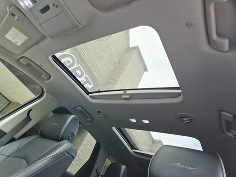 Used 2019 Buick Enclave Avenir AWD/4WD image 10