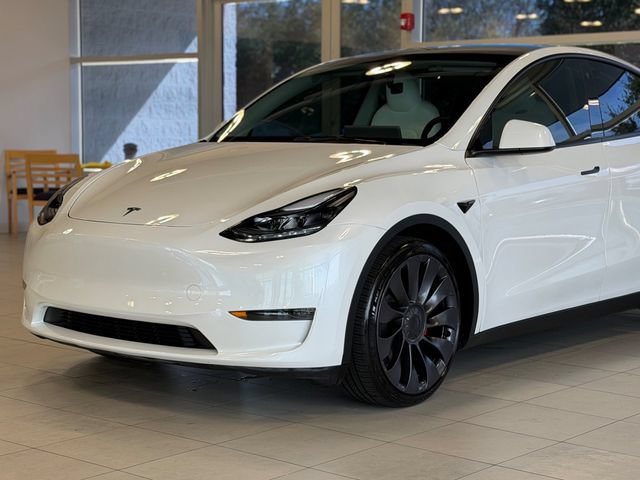 Used 2023 Tesla Model Y Performance AWD/4WD image 3