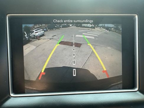 Used 2019 Jeep Grand Cherokee Laredo RWD image 19