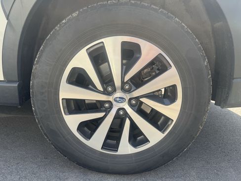 Certified 2025 Subaru Outback Premium w/ Popular Package #1A AWD/4WD image 5