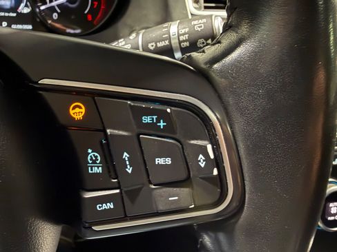 Used 2018 Jaguar E-PACE S AWD/4WD image 24