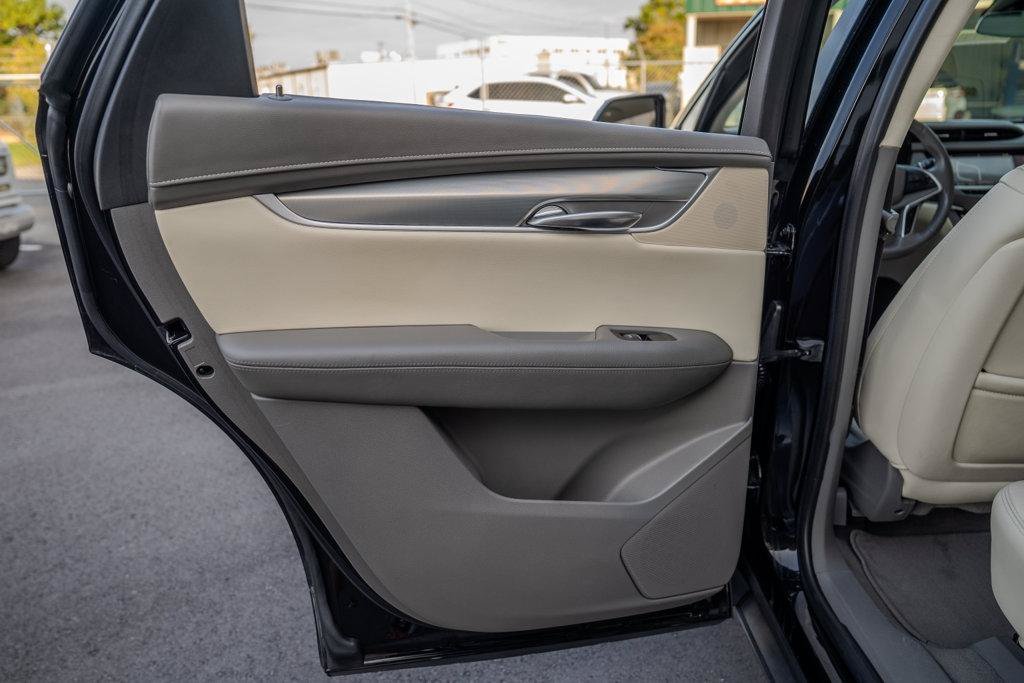 Used 2018 Cadillac XT5 Luxury w/ Driver Awareness Package FWD image 15