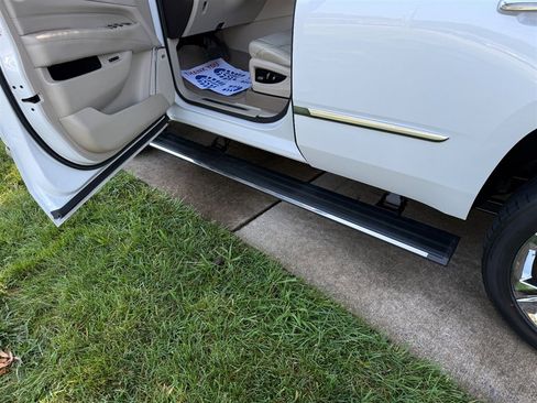 Used 2016 Cadillac Escalade Premium AWD/4WD image 43