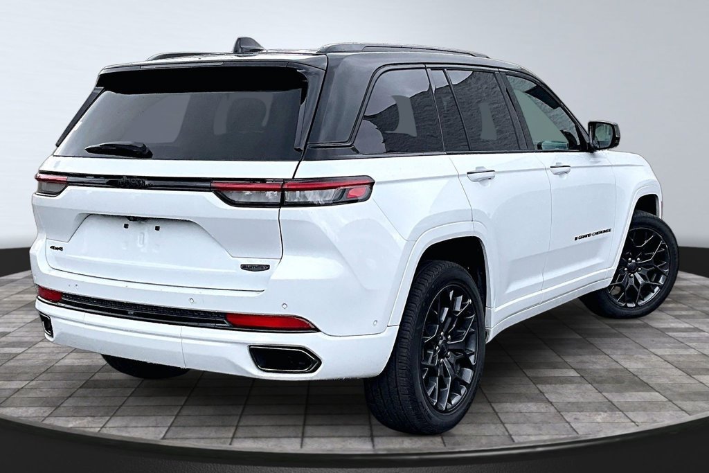 Certified 2025 Jeep Grand Cherokee Summit w/ Obsidian Package AWD/4WD image 21