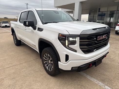 Used 2023 GMC Sierra 1500 AT4 w/ Technology Package image 9