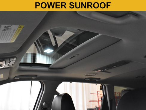 Used 2022 Kia Telluride EX w/ EX Premium Package image 3