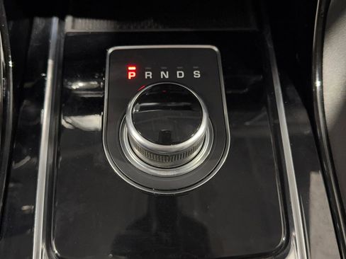 Used 2018 Jaguar XE Premium image 31