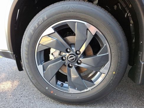 New 2026 Nissan Rogue SV w/ SV Premium Package image 4