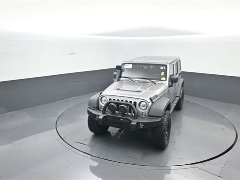 Used 2017 Jeep Wrangler Unlimited Rubicon w/ Connectivity Group image 20