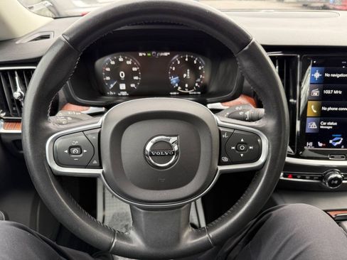 Used 2022 Volvo S60 B5 Momentum AWD/4WD image 17