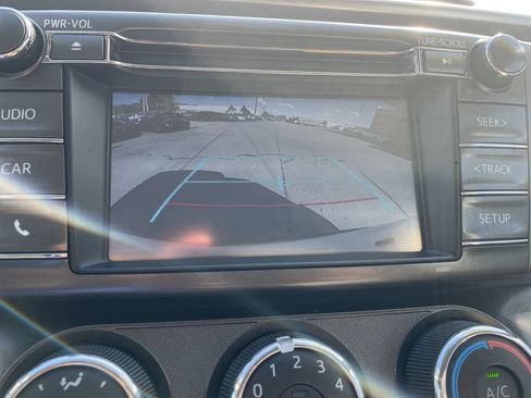 Used 2015 Toyota RAV4 LE AWD/4WD image 19