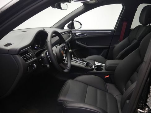 New 2026 Porsche Macan GTS AWD/4WD image 5