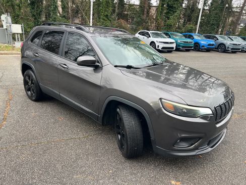 Used 2019 Jeep Cherokee Latitude Plus image 12