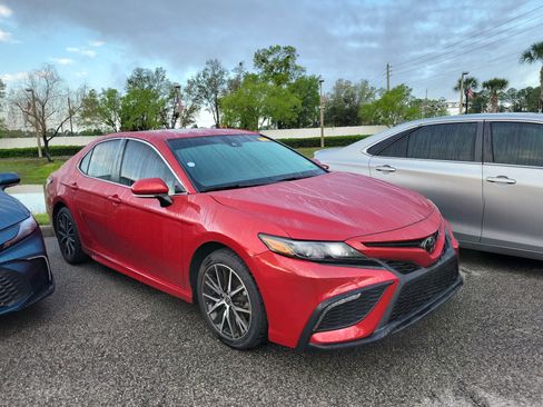 Used 2024 Toyota Camry SE image 28