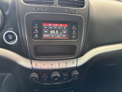 Used 2018 Dodge Journey SE w/ Popular Equipment Group image 17