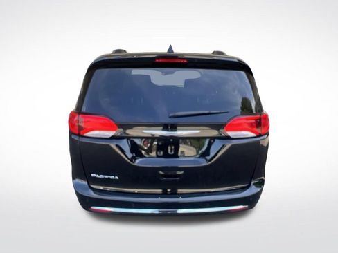 Used 2017 Chrysler Pacifica Touring-L Plus w/ Advanced Safetytec Group FWD image 40