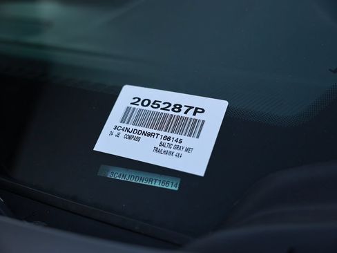 Used 2024 Jeep Compass Trailhawk AWD/4WD image 39