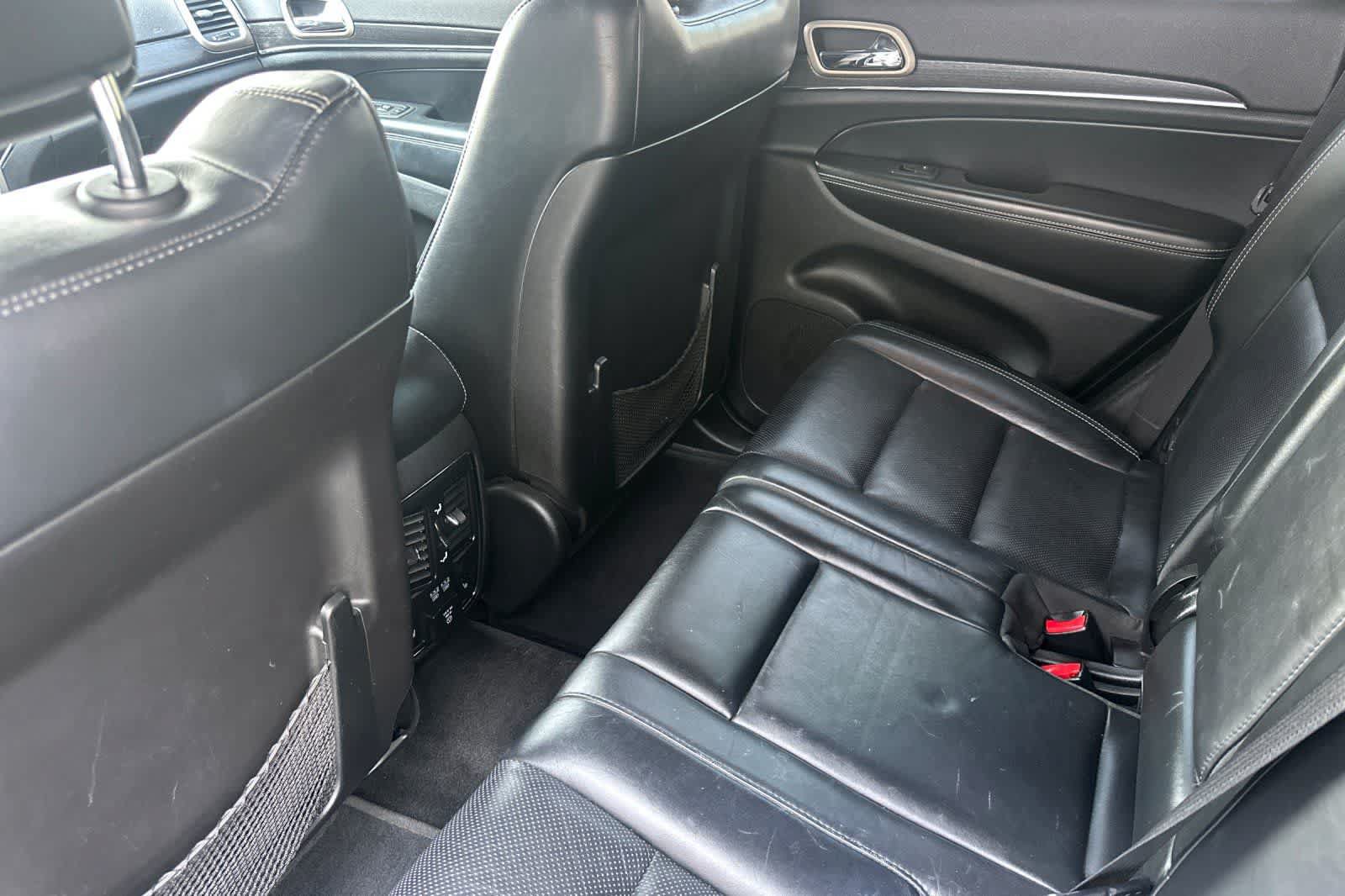 Used 2014 Jeep Grand Cherokee Limited w/ Luxury Group II AWD/4WD image 4