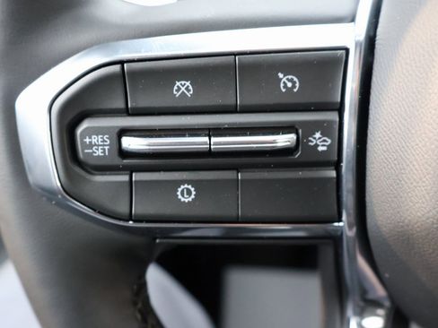 New 2025 GMC Yukon XL Elevation w/ LPO, Elevation Black Package image 18