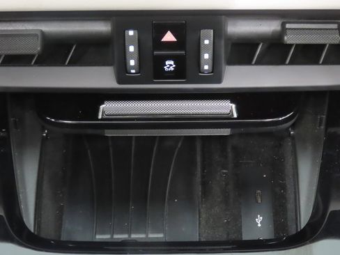 Certified 2025 Porsche Cayenne E-Hybrid AWD/4WD image 30
