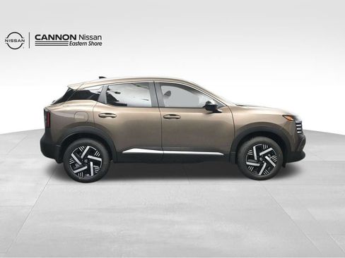 New 2026 Nissan Kicks SV w/ SV Premium Package FWD image 6