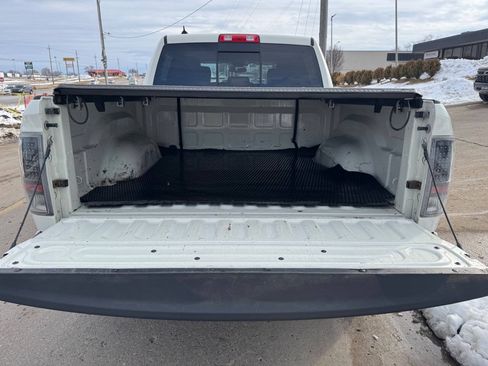 Used 2018 RAM 1500 Laramie w/ Convenience Group AWD/4WD image 10