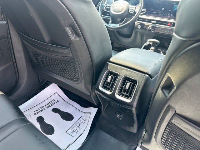 Used 2025 Kia Sorento S w/ Panoramic Sunroof Package FWD image 13
