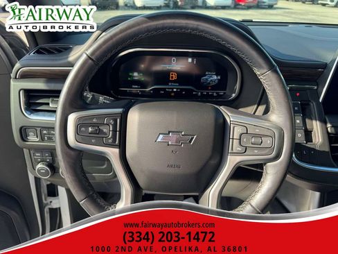 Used 2022 Chevrolet Tahoe Z71 w/ Luxury Package AWD/4WD image 19