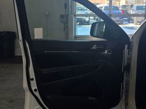 Used 2020 Jeep Grand Cherokee Trailhawk w/ Trailhawk Luxury Group image 11