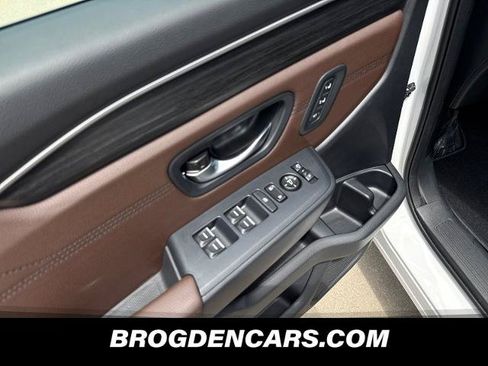 New 2026 Honda Pilot Touring image 8