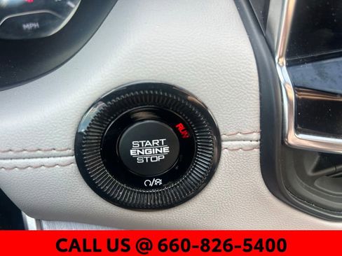Used 2025 Jeep Compass Limited AWD/4WD image 17