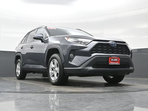 Used 2020 Toyota RAV4 XLE image 26